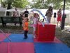 Сенсорная сказка на природе: выездное занятие для малышей от 4 месяцев до 3 лет.