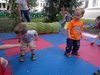 Сенсорная сказка на природе: выездное занятие для малышей от 4 месяцев до 3 лет.