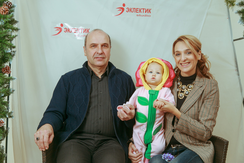 Фотогалерея новогоднего семейного праздника в Эклектик-студио 28 декабря 2013 года