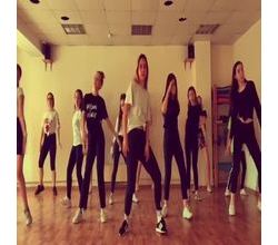 Ой, ну и красотки же ? Какая пластика, какие движения - просто класс!?.
Ой, ну и красотки же ? Какая пластика, какие движения - просто класс!?.