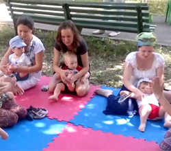 Сенсорная сказка на природе: выездное занятие для малышей от 4 месяцев до 3 лет.