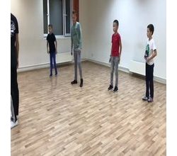 Брейк-данс ? это трудный танец, который требует кропотливой работы. Брейк-данс ? это трудный танец, который требует кропотливой работы.