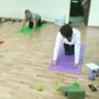 Просто занимаемся, выполняем асаны, дышим, растягиваемся и медитируем...??
